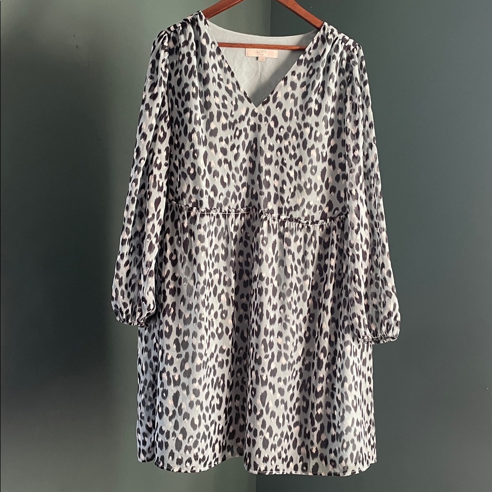 LOFT Plus Soft Gray Blouse
